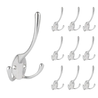 Un ensemble de dix patères yessential.fr 10x Nismo Silver à 2 crochets sur fond blanc : un crochet est agrandi au premier plan, les neuf autres sont représentés plus petits et soigneusement disposés en rangées.