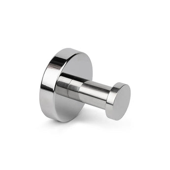 L'ensemble de toilette Midao Chrome de yessential.fr est composé d'une peinture murale au crochet et réalisée en acier inoxydable avec une base ronde et une cylindrique cylindrique, idéale pour suspendre les serviettes des peignoirs. La finition est lumineuse et élégante avec une touche d'élégance avec les accessoires dans la salle de bain.