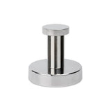 L'ensemble WC Mano Chrome avec yessential.fr présente une finition finale chromée avec un cylindre plein et une plaque de base et ronde, reproduite sur fond blanc.