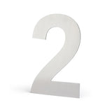 L'Animo en acier inoxydable 15 cm (sans perçage) de yessential.fr est un chiffre 2 métallique avec une finition brossée moderne, parfait pour une numérotation de maison élégante sur votre maison.