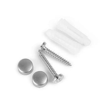Deux vis chromées avec capuchons ronds assortis et deux chevilles murales en plastique blanc de yessential.fr sont présentées sur fond blanc, parfaites pour monter votre porte-rouleau de papier toilette Tazio Chrome.