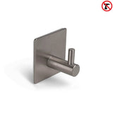 L'ensemble WC Tapio Gunmetal (sans perçage) de yessential.fr comprend un crochet mural cylindrique avec une base carrée pour un montage autocollant facile - marqué par une icône sans perçage - idéal pour vos accessoires de toilette ou votre ensemble d'accessoires de toilette.
