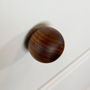 Balo Walnut Knob