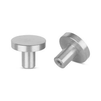 Deux vis à entretoise cylindriques en métal brossé de yessential.fr, appelées Marizo Stainless Steel, chacune avec un dessus rond plat et un trou fileté dans la tige, sont présentées sur un fond blanc uni.