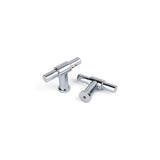 Deux boutons Cordero Chrome sont affichés sur un fond blanc – un droit, un sur le côté – ce qui en fait un bouton de cuisine moderne et élégant pour tout espace contemporain.
