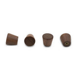 Quatre petits boutons cylindriques en noyer Salgado de yessential.fr, en bois de noyer massif, sont alignés sur un fond blanc. Un bouton en forme de cône révèle un insert fileté en laiton.