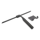 Le Zamoro Gunmetal de yessential.fr est une poignée de douche en métal noir avec une poignée assortie, en acier inoxydable durable.
