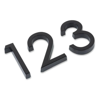 Les figurines Silvio Black 60 mm de yessential.fr sont en trois dimensions et disposées sur un fond blanc. Ces chiffres adhésifs noirs sont élégants et modernes et projettent des ombres subtiles pour un effet élégant.