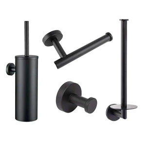 L'ensemble de toilettes Cosimo Black de yessential.fr comprend un porte-brosse de toilette mural, un porte-papier toilette, un crochet pour peignoir et un porte-rouleau de rechange dans un design noir moderne - idéal comme ensemble de toilettes noir pour un contraste élégant sur fond blanc.