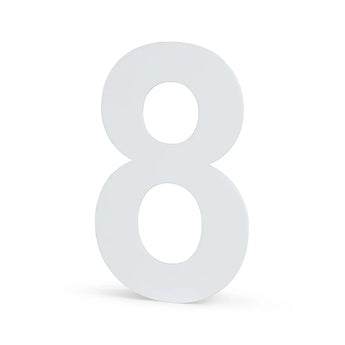 Un grand numéro 8 blanc et tridimensionnel (Adamo White 30 cm par yessential.fr) se tient debout sur un fond blanc, dans le style d'autres grands numéros de maison blancs modernes.