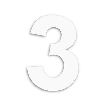 Le numéro de maison '3' Adamo White 20 cm de yessential.fr se détache magnifiquement sur un fond uni gris clair.