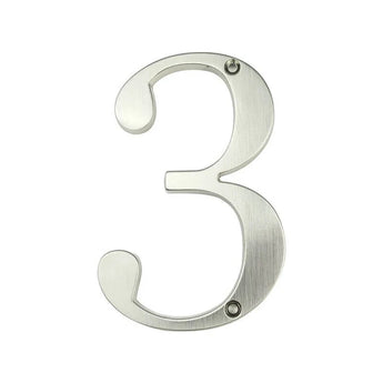 Le Matteo Nickel 10 cm de yessential.fr est une plaque métallique numéro 3 avec une finition nickel brossé et deux trous de vis pour le montage – un en haut à droite, un en bas au centre. Idéal pour donner un look moderne aux numéros de maison Matteo.