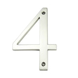 Le Matteo Nickel 10 cm de yessential.fr est un chiffre 4 métallique avec une finition brillante et brossée et deux trous de vis pour le montage, représenté sur un fond blanc.