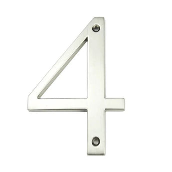Le Matteo Nickel 10 cm de yessential.fr est un chiffre 4 métallique avec une finition brillante et brossée et deux trous de vis pour le montage, représenté sur un fond blanc.