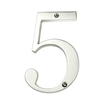 Le Matteo Nickel 10 cm de yessential.fr présente un chiffre 5 argenté métallique avec une finition brossée, monté par deux vis visibles sur un fond blanc - idéal pour tous ceux qui recherchent des numéros de maison élégants.