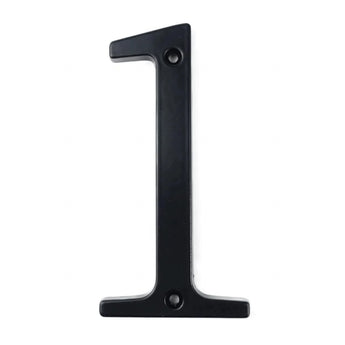La Matteo Black 10cm de yessential.fr est une plaque numéro 1 en métal noir avec deux trous de vis pour le montage, représentée sur un fond blanc.