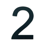 Un grand chiffre 2 noir (7,6 cm) sur fond blanc, similaire aux numéros adhésifs Animo Black 3M, de yessential.fr, parfait comme numéro de maison noir sans perçage.