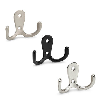 Petites patères en noir, chrome et taupe. Pour montage mural.