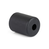 Le Sicco Black 10cm de yessential.fr est un pare-chocs cylindrique en caoutchouc mousse noir avec un trou central, idéal comme pieds de meubles ronds noirs, présenté sur fond blanc.