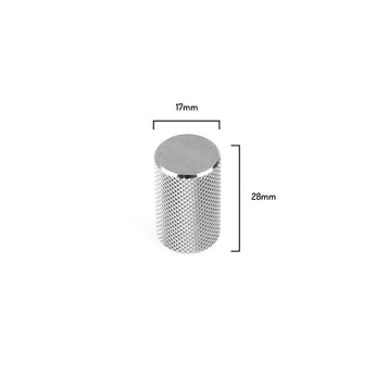 Le bouton Remo Stainless Steel Deluxe de yessential.fr a un design cylindrique texturé, mesurant 17 mm de diamètre et 28 mm de hauteur, et est affiché sur un fond blanc avec des dimensions étiquetées.