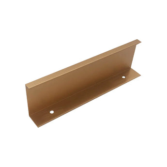 L'Enzo Rose Gold de yessential.fr est un meuble moderne en métal avec des poignées de meubles chics en or rose pour une touche contemporaine.