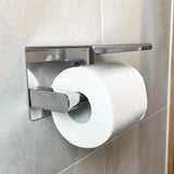 L'ensemble de toilettes Nando Chrome de yessential.fr comprend un rouleau de papier toilette blanc sur un support mural élégant et chromé - un incontournable pour toute collection d'accessoires de salle de bain élégante.