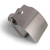 L'ensemble WC Sandro Gunmetal de yessential.fr comprend un porte-rouleau de papier toilette en acier inoxydable brossé avec un couvercle incurvé et un design mural, idéal pour les salles de bains modernes ou les ensembles d'accessoires de WC, représenté en diagonale sur fond blanc.