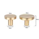 Deux boutons ronds Marizo Gold de yessential.fr sont présentés côte à côte. Le bouton gauche mesure 25 mm de large et 10 mm de profondeur, tandis que celui de droite mesure 32 mm de large et 20 mm de profondeur, toutes les dimensions étant clairement indiquées.