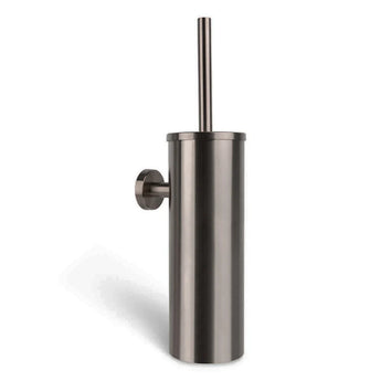 L'ensemble de toilettes Marino Gunmetal de yessential.fr comprend un élégant support mural cylindrique en acier inoxydable avec une poignée verticale - idéal pour toute salle de bain moderne ou pour compléter vos accessoires de toilette au look bronze.
